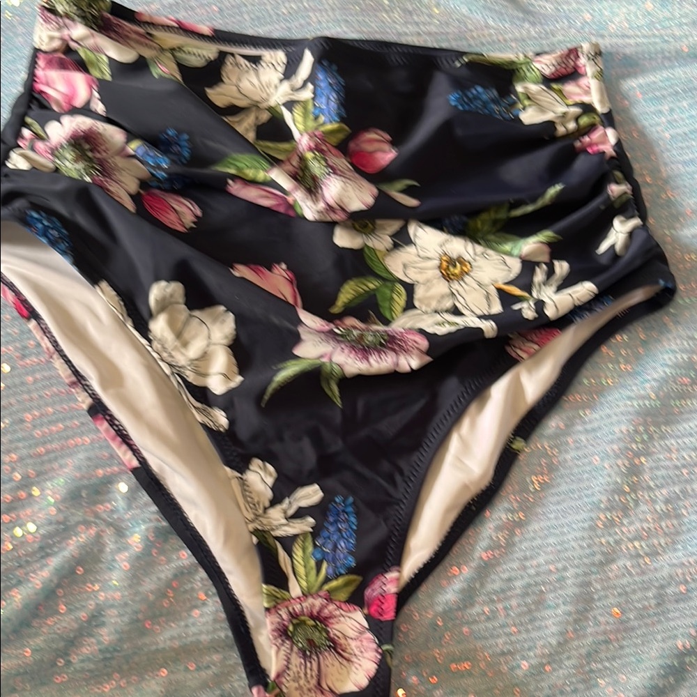 Cupshe Black and Pink Floral Bikini
